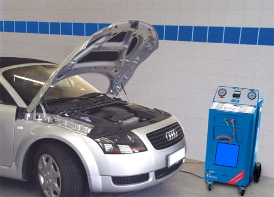 MAHA-Klima-Serviceger�t MAC 2000 zum vollautomatischen Service von Fahrzeug-Klimaanlagen.